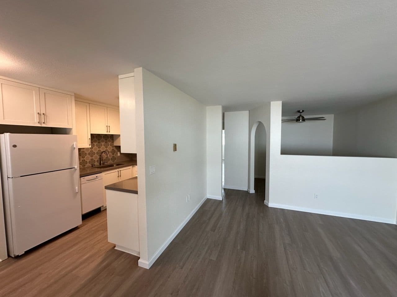 Efficient Kitchen Makeover in a Cozy Apartment